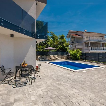 Apartments Villa "Aurea" With Pool Krk Town Exterior foto