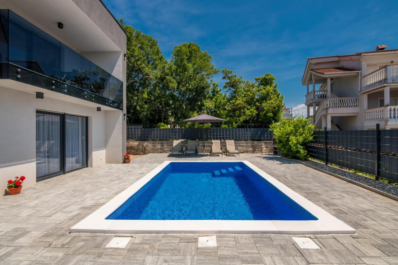 Apartments Villa "Aurea" With Pool Krk Town Exterior foto