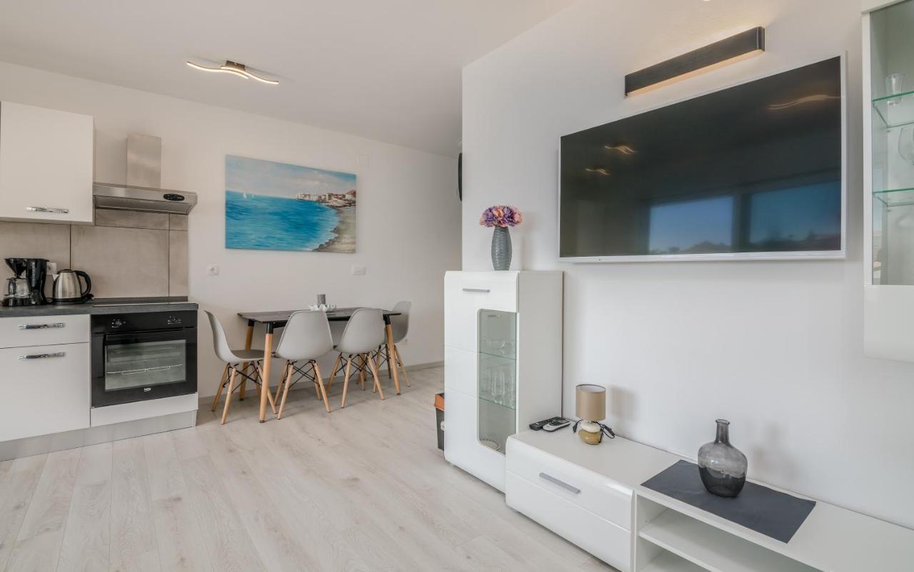 Apartments Villa "Aurea" With Pool Krk Town Exterior foto