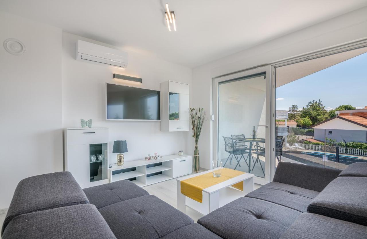 Apartments Villa "Aurea" With Pool Krk Town Exterior foto