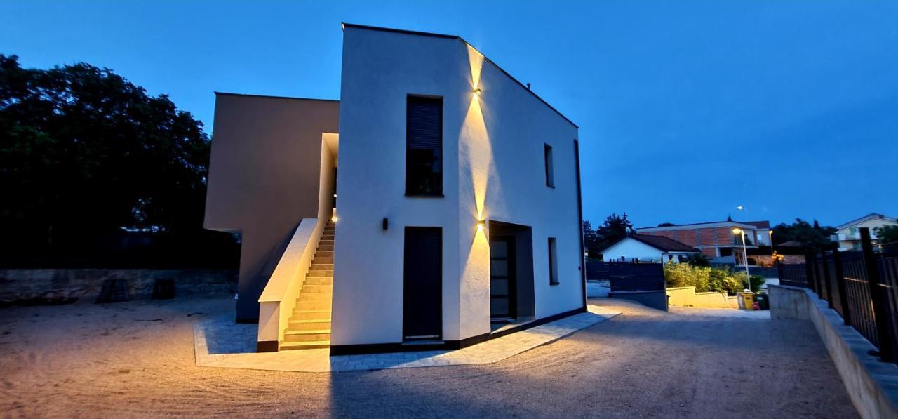 Apartments Villa "Aurea" With Pool Krk Town Exterior foto